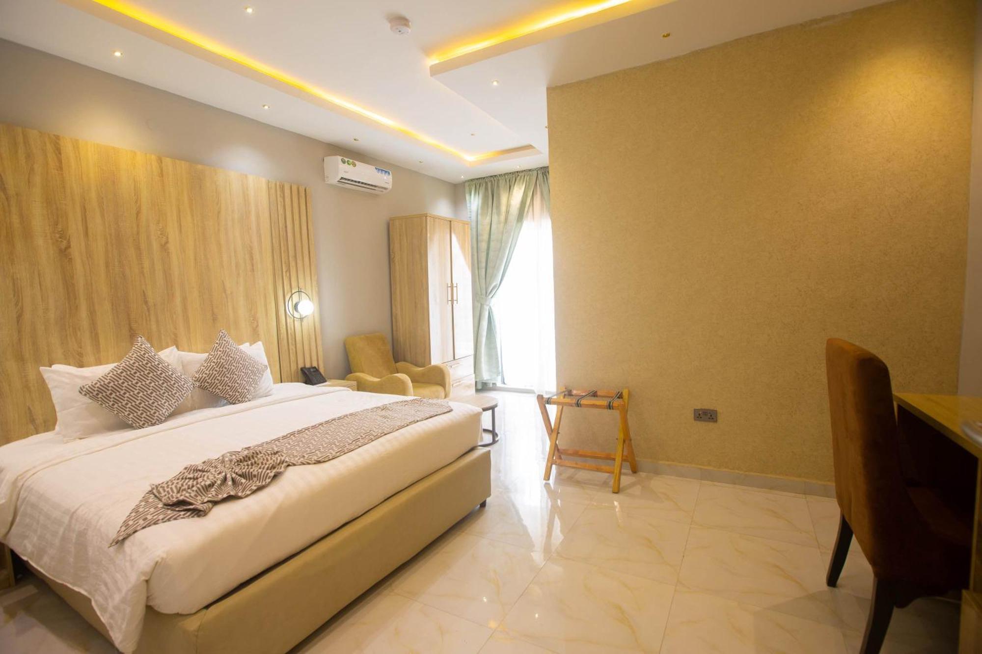 Ojaja Suites By Perennia Akure Ngoại thất bức ảnh
