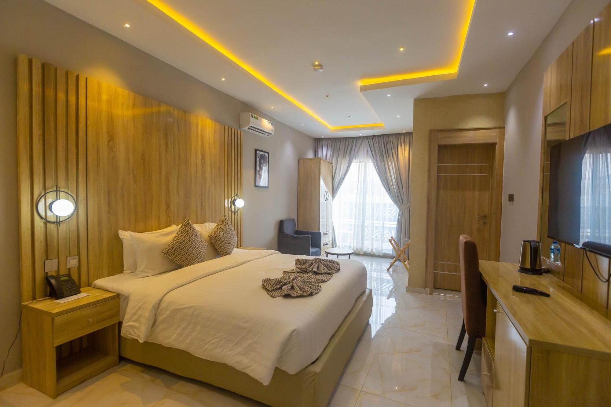 Ojaja Suites By Perennia Akure Ngoại thất bức ảnh