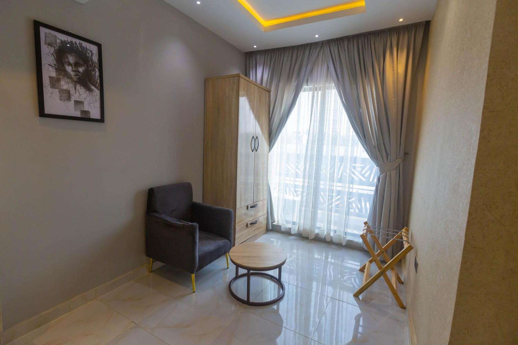 Ojaja Suites By Perennia Akure Ngoại thất bức ảnh