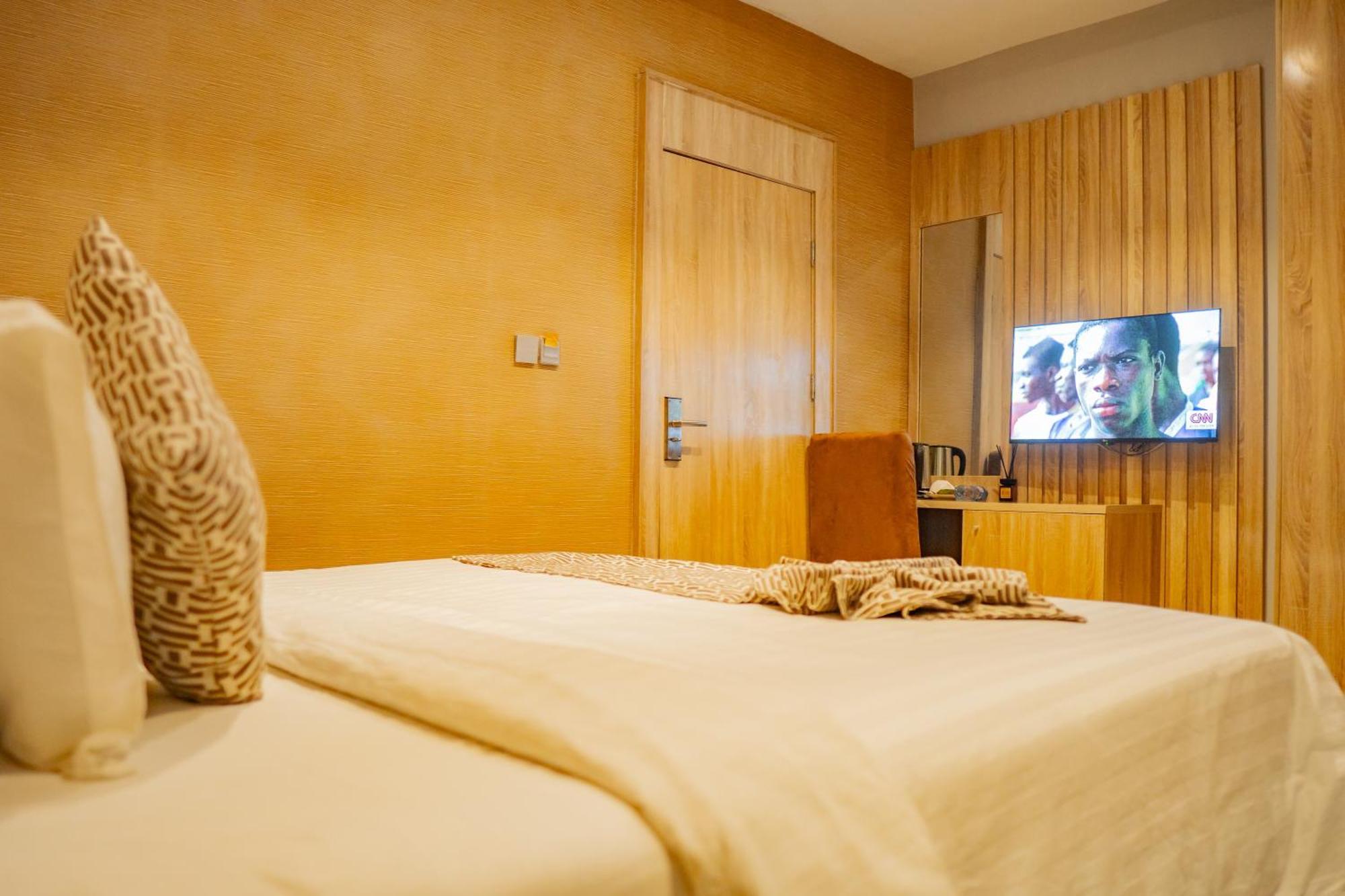 Ojaja Suites By Perennia Akure Ngoại thất bức ảnh
