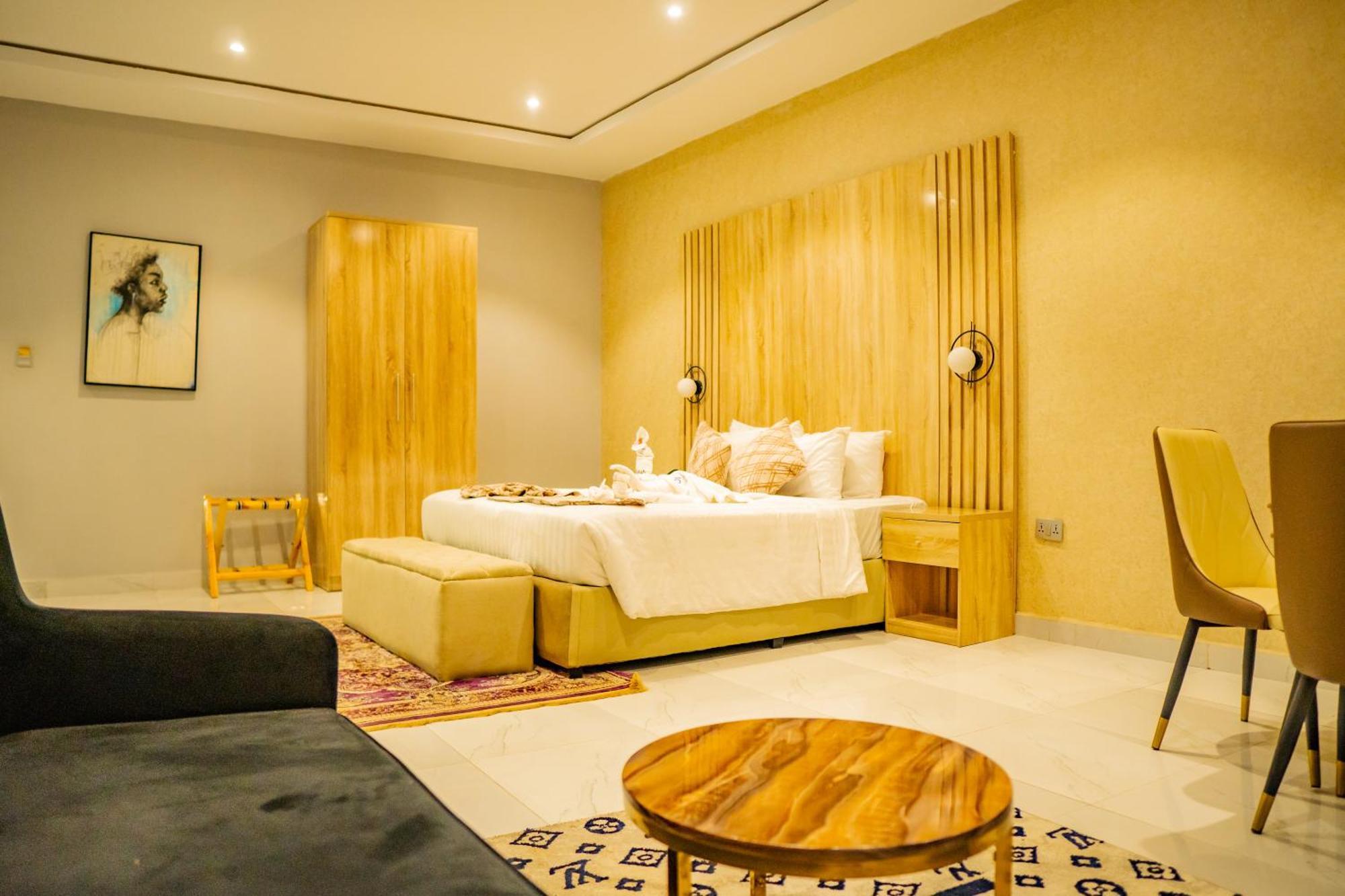 Ojaja Suites By Perennia Akure Ngoại thất bức ảnh