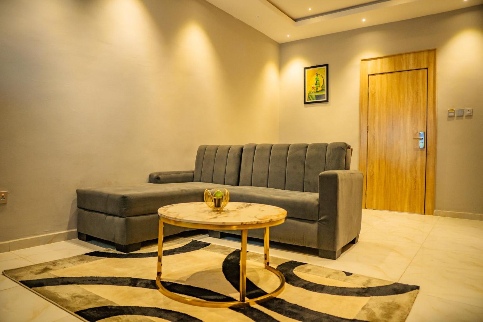 Ojaja Suites By Perennia Akure Ngoại thất bức ảnh