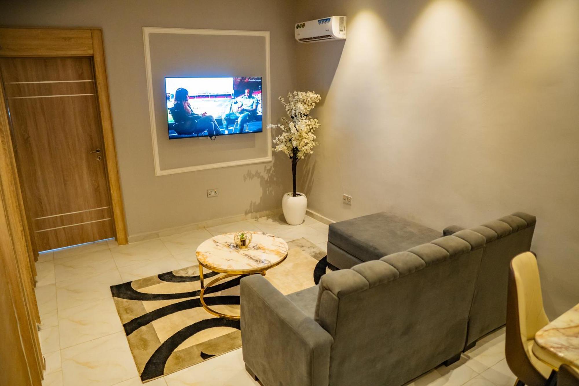 Ojaja Suites By Perennia Akure Ngoại thất bức ảnh