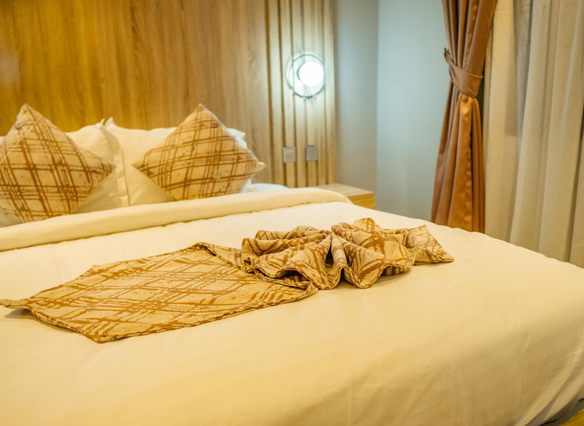 Ojaja Suites By Perennia Akure Ngoại thất bức ảnh